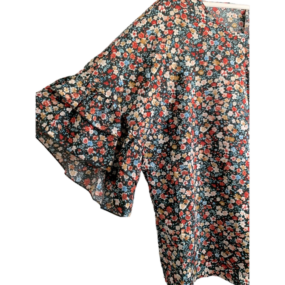 Floral Ruffle Sleeve Top - Picture 4 of 4